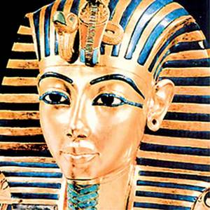 slávna zlatá posmrtná maska Tutanchamona